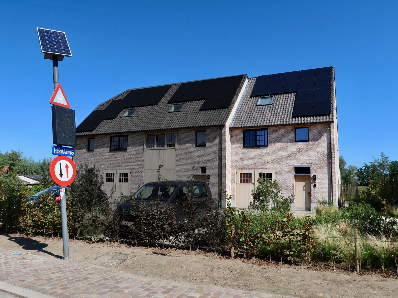 Afbeelding van Prachtige nieuwbouwwoning met 4 slaapkamers, tuin en garage.