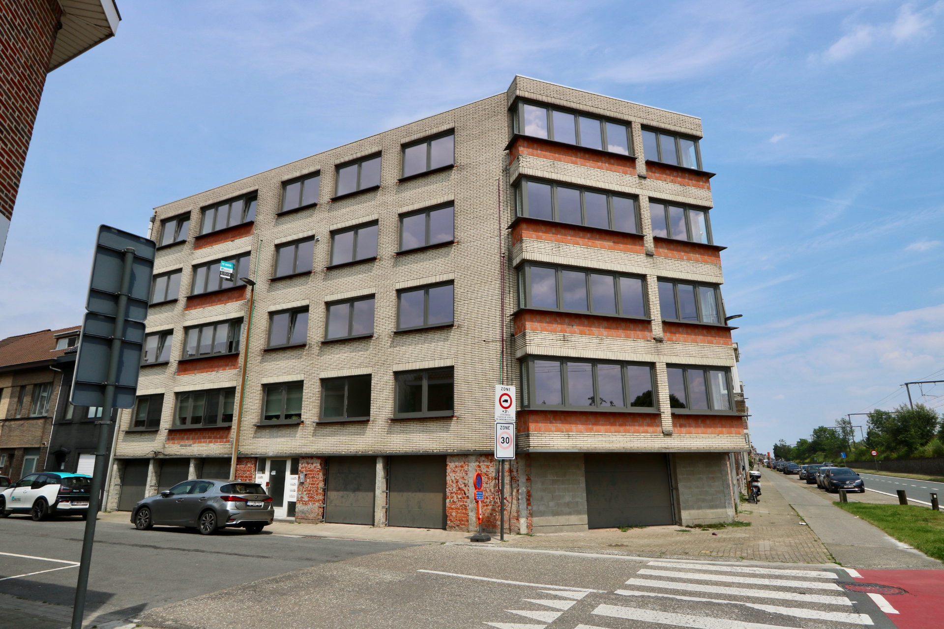 Afbeelding van Compleet gerenoveerd appartement met 2 slaapkamers en fietsenberging.