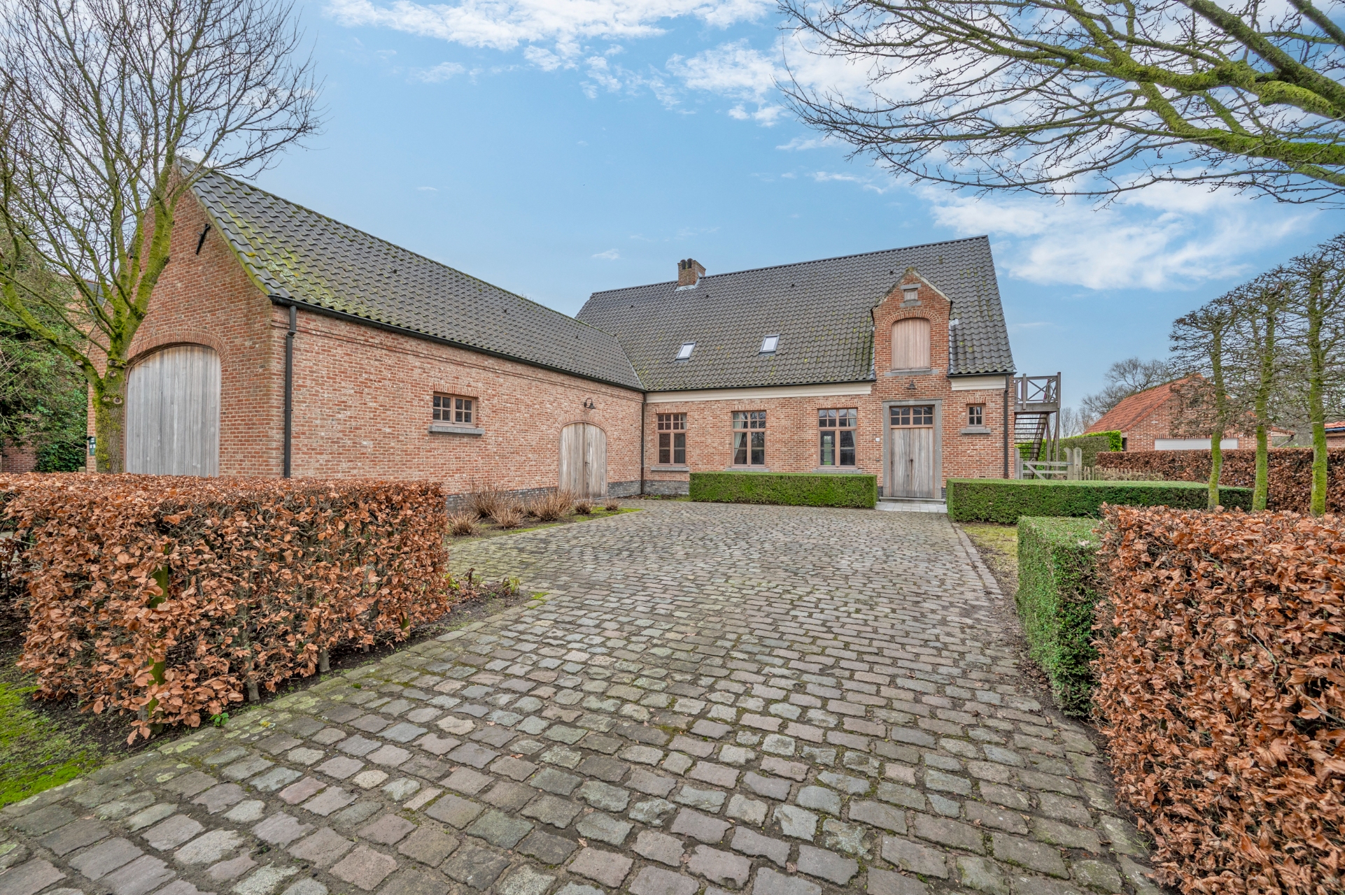 Afbeelding van Landelijke villa met 3 slaapkamers en bovenliggend appartement.