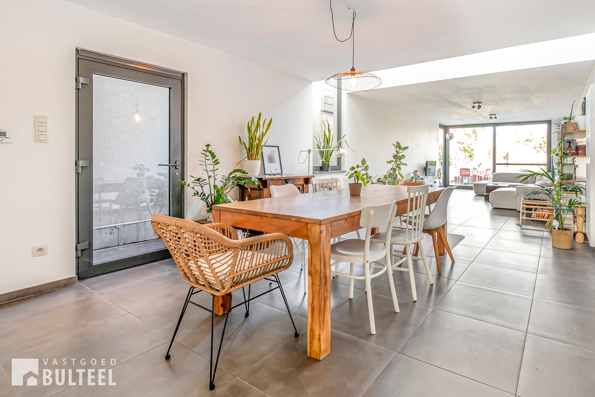 Afbeelding van Verrassend ruime en instapklare woning met charmante tuin