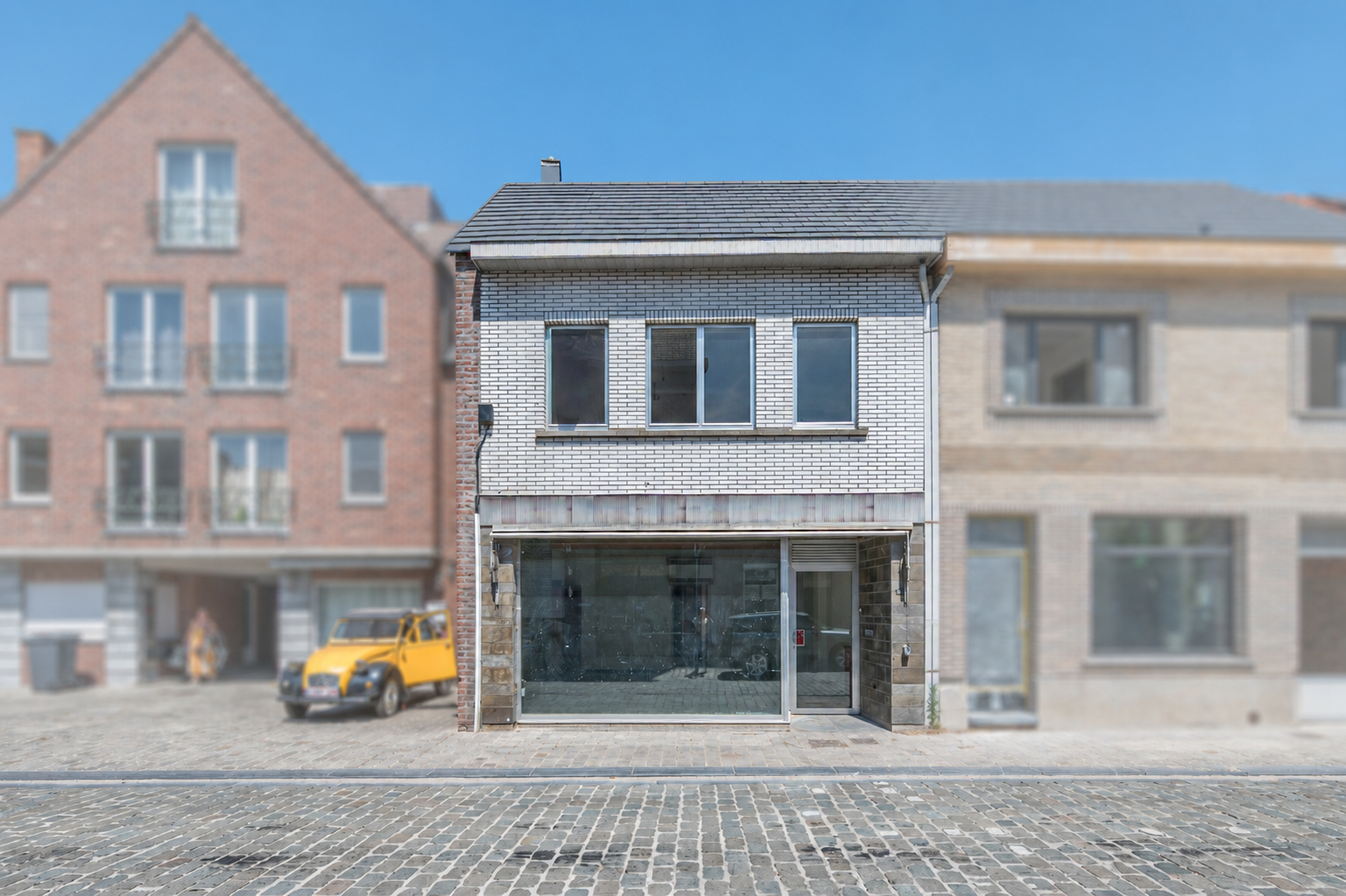 Afbeelding van Te renoveren woning met vergunning in Sinaai!