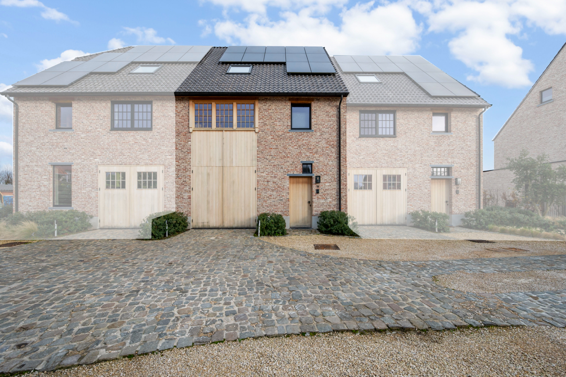 Afbeelding van Prachtige recente woning met 4 slaapkamers, tuin en garage.