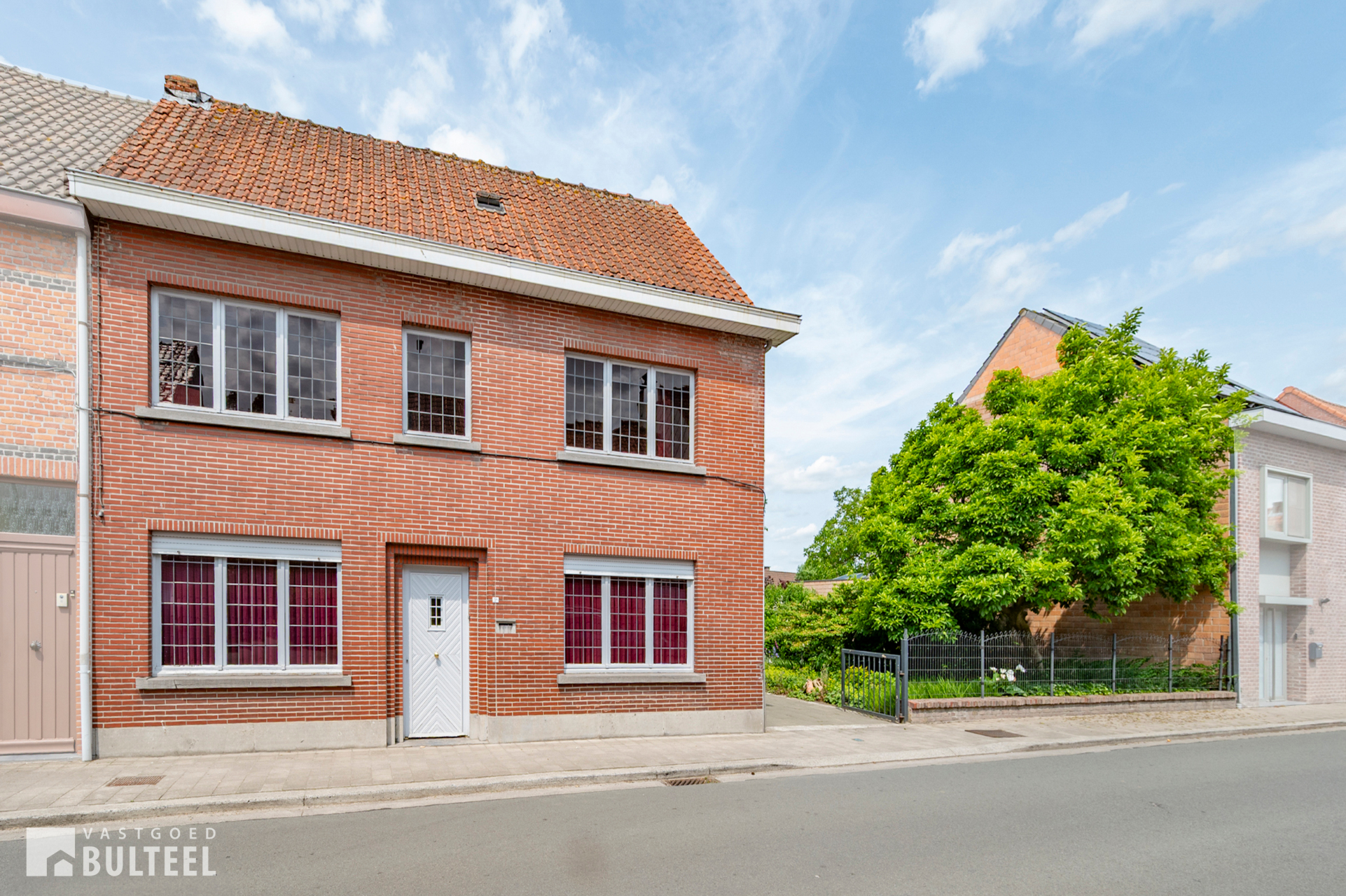 Afbeelding van Karaktervolle woning met 5 slaapkamers op mooi perceel.