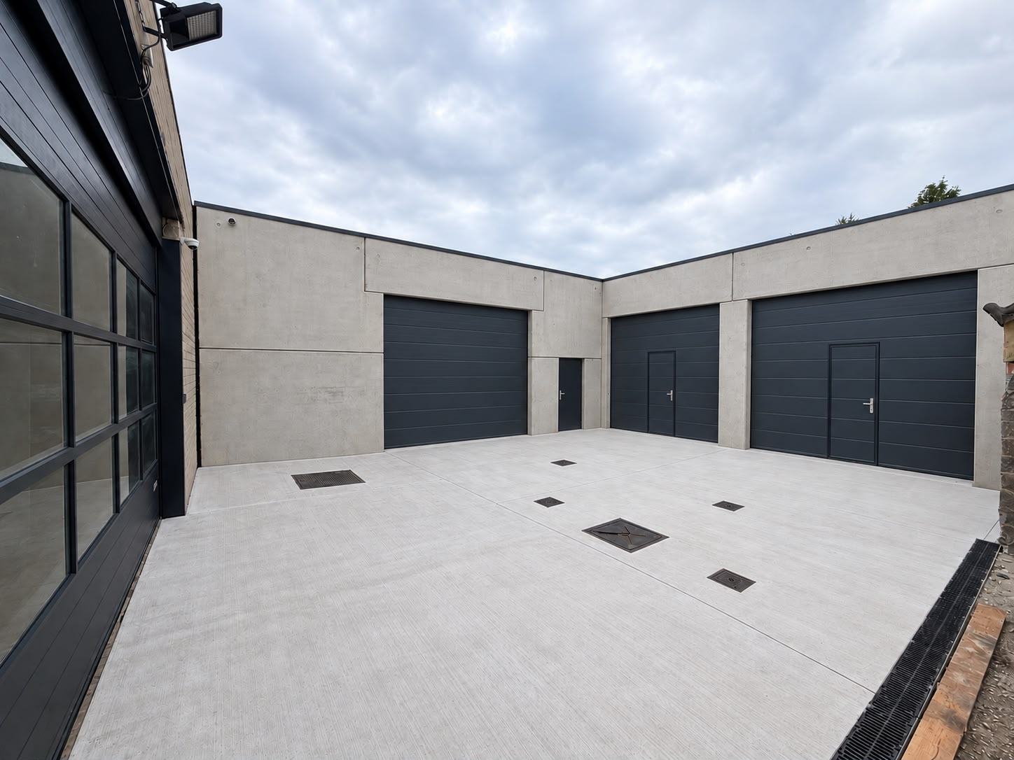 Afbeelding van Ruim nieuwbouwmagazijn van 225m2 te Sint-Niklaas!